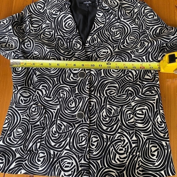 🌟Rafaella Woman’s 3/4 sleeve Black White Button Blazer Abstract Print Size: S - Picture 9 of 11